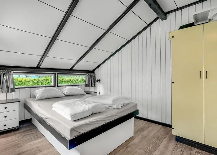 In With Wifi Semesterbostad *